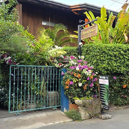 Siriwan Hostel เชียงใหม่ ภายนอก รูปภาพ