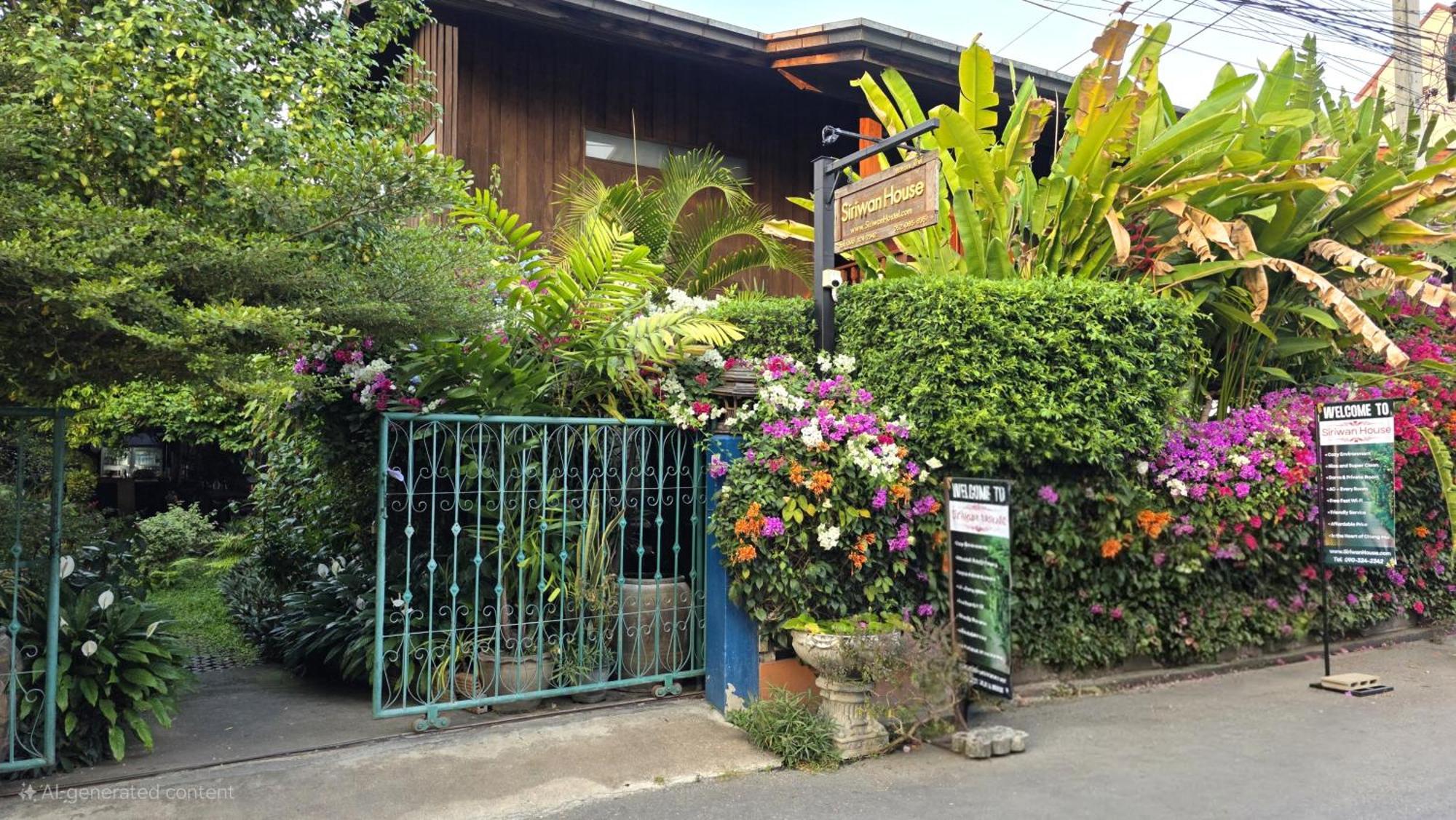 Siriwan Hostel เชียงใหม่ ภายนอก รูปภาพ
