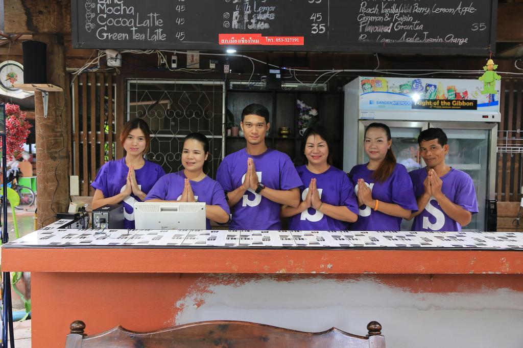 Siriwan Hostel เชียงใหม่ ภายนอก รูปภาพ