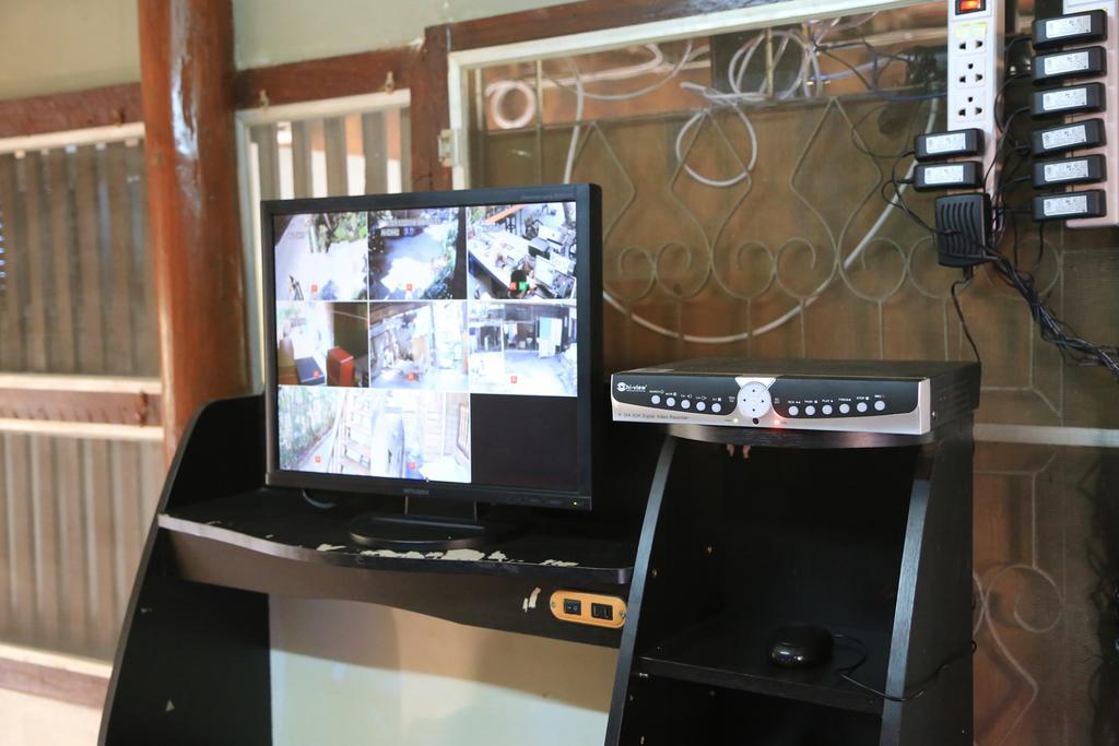 Siriwan Hostel เชียงใหม่ ภายนอก รูปภาพ