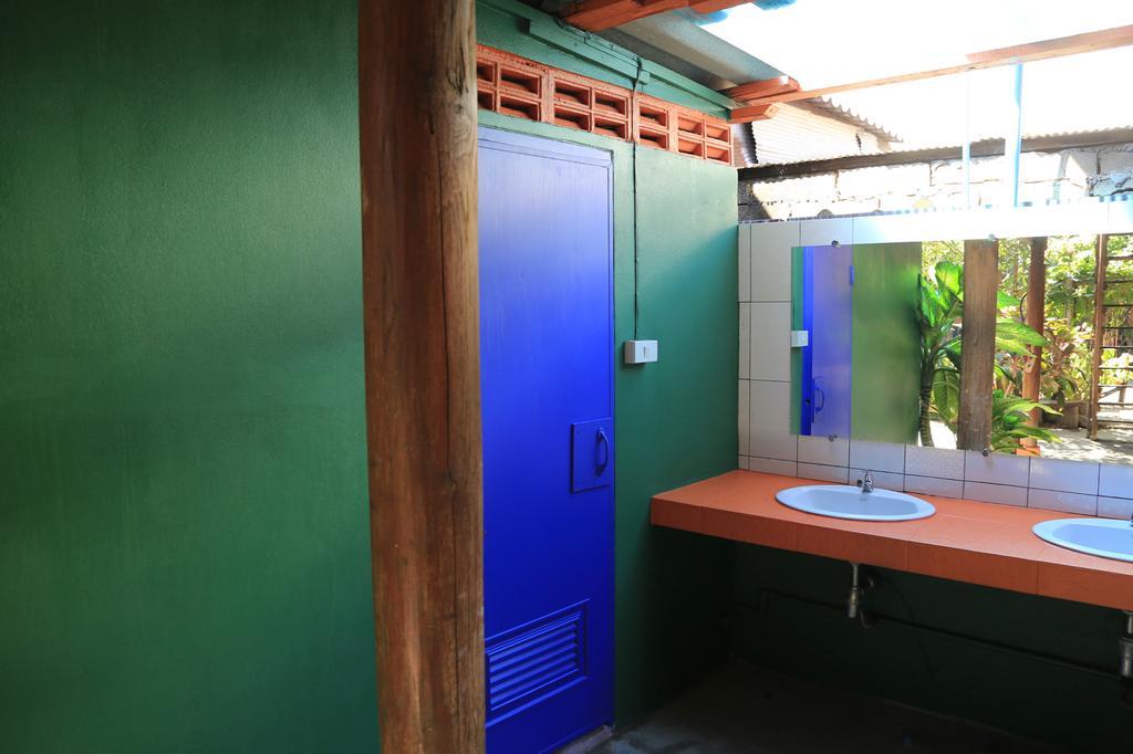 Siriwan Hostel เชียงใหม่ ภายนอก รูปภาพ