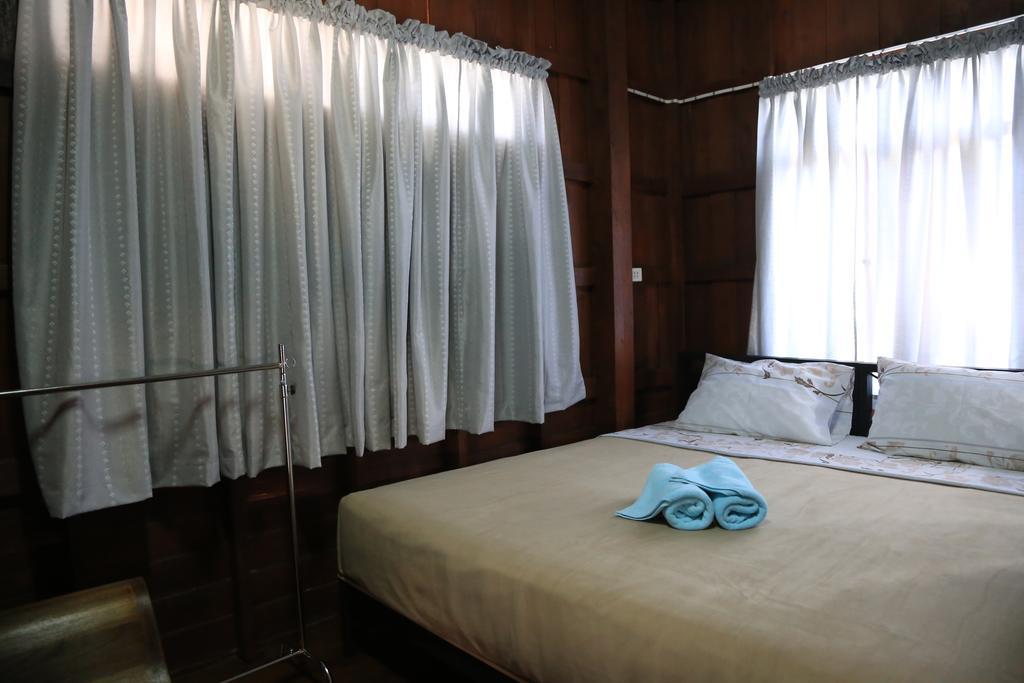 Siriwan Hostel เชียงใหม่ ภายนอก รูปภาพ