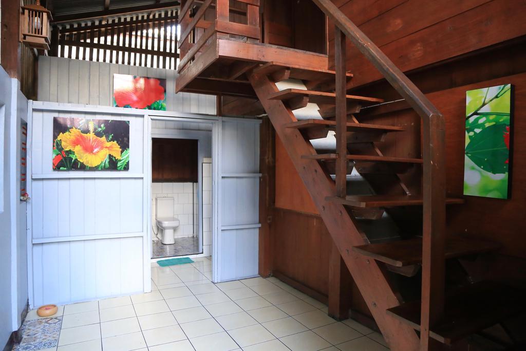 Siriwan Hostel เชียงใหม่ ภายนอก รูปภาพ