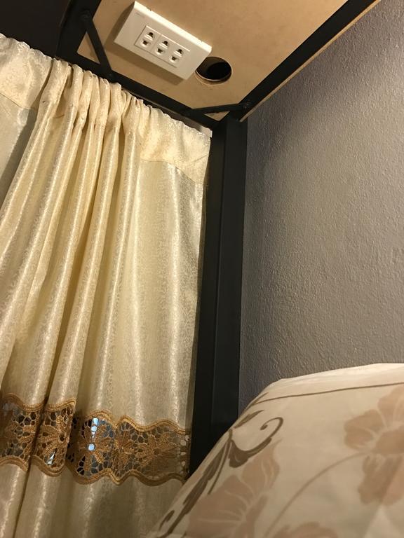 Siriwan Hostel เชียงใหม่ ภายนอก รูปภาพ