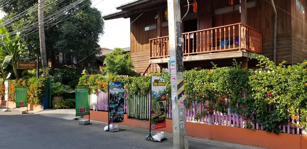 Siriwan Hostel เชียงใหม่ ภายนอก รูปภาพ