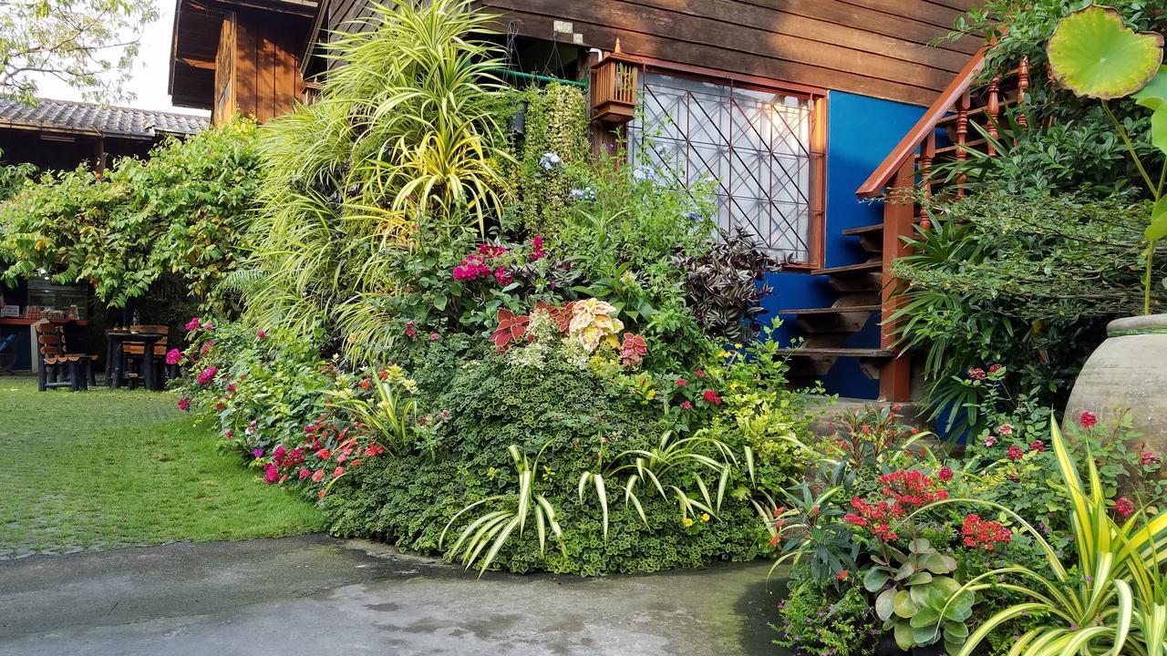 Siriwan Hostel เชียงใหม่ ภายนอก รูปภาพ