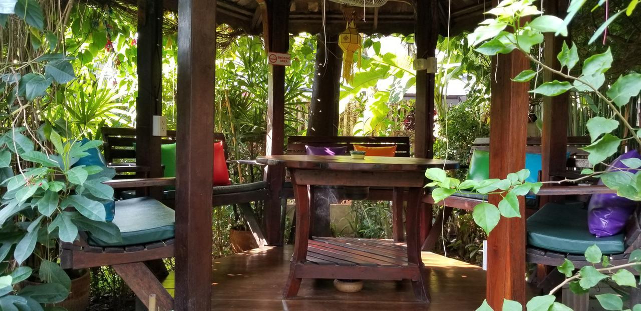 Siriwan Hostel เชียงใหม่ ภายนอก รูปภาพ