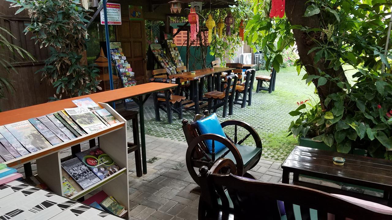 Siriwan Hostel เชียงใหม่ ภายนอก รูปภาพ