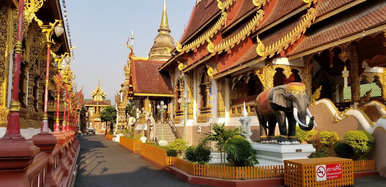 Siriwan Hostel เชียงใหม่ ภายนอก รูปภาพ
