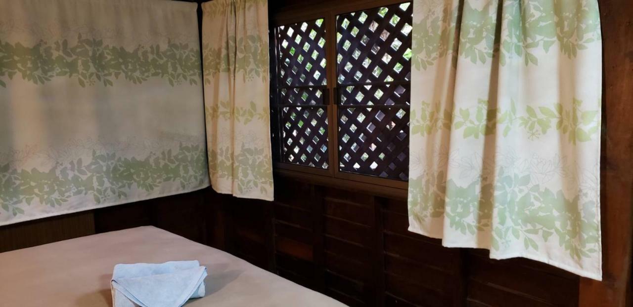 Siriwan Hostel เชียงใหม่ ภายนอก รูปภาพ